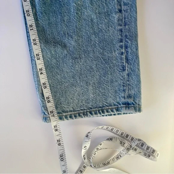 American Eagle | Ripped Mom Jean Distressed Size 12 Regular - Picture 7 of 14